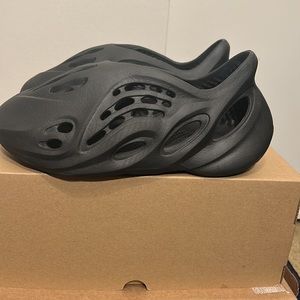 Yeezy Adidas foam runner size w7 with box